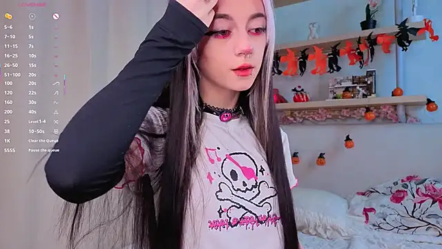 Snapshot of TristaRoht chatting on November 5, 3:01 pm TristaRoht online show from November 5, 3:01 pm