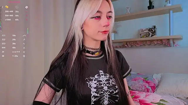 Snapshot of TristaRoht chatting on November 11, 3:12 pm TristaRoht online show from November 11, 3:12 pm