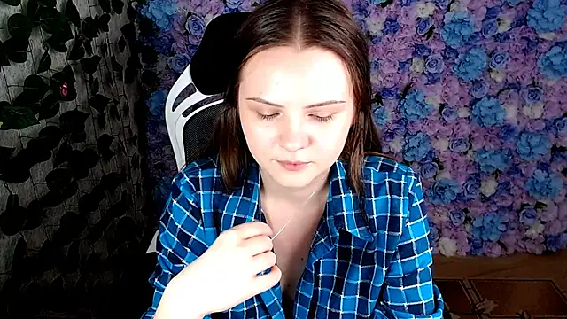 IxxiLiana online show from September 29, 5:12 am