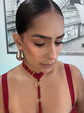 Mau White online show from October 18, 5:25 pm