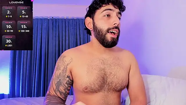 Snapshot of leo_thewolf_ chatting on October 16, 7:26 pm leo thewolf online show from October 16, 7:26 pm