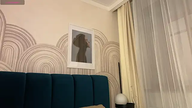 viviann evans online show from April 14, 1:00 am