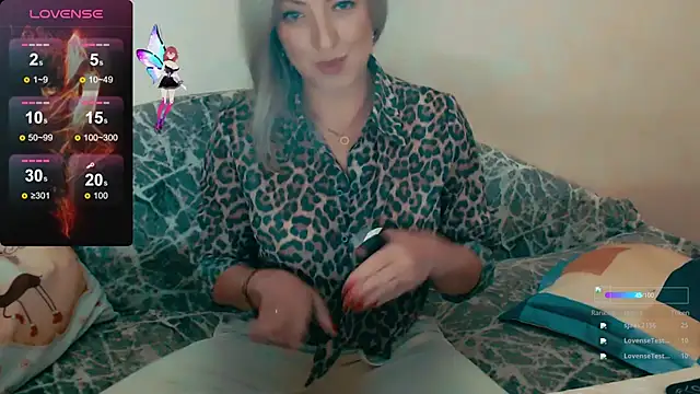 ElysonLang online show from October 2, 6:04 pm