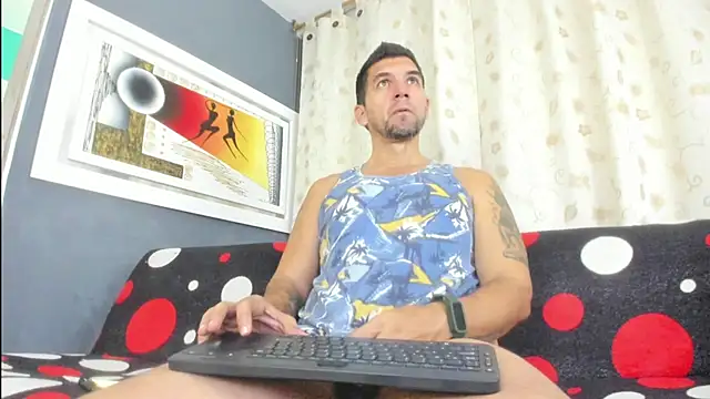 Snapshot of JULESLAKES chatting on April 1, 1:12 pm JULESLAKES online show from April 1, 1:12 pm