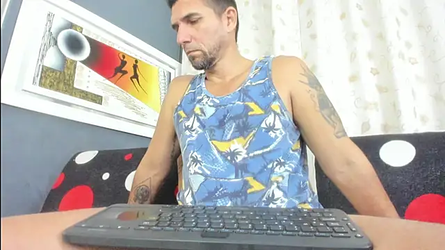 Snapshot of JULESLAKES chatting on April 1, 1:41 pm JULESLAKES online show from April 1, 1:41 pm