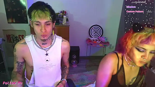 Snapshot of badeyes_crazygoat chatting on November 21, 1:15 am badeyes crazygoat online show from November 21, 1:15 am