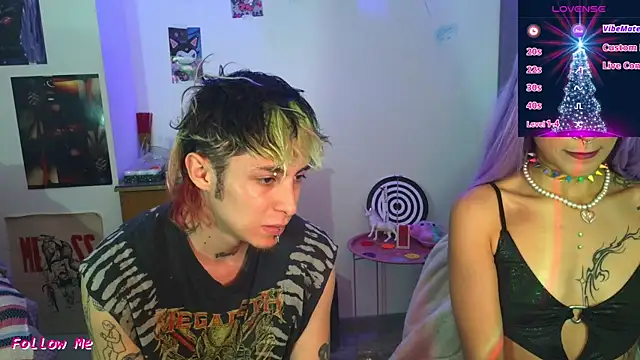 Snapshot of badeyes_crazygoat chatting on November 28, 1:08 am badeyes crazygoat online show from November 28, 1:08 am