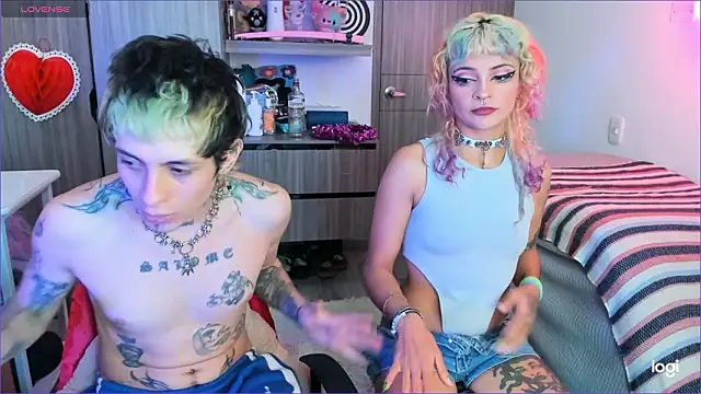 badeyes crazygoat online show from February 18, 9:33 pm