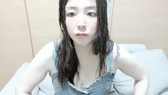 Snapshot of Arisa__ chatting on May 28, 11:51 am Arisa online show from May 28, 11:51 am
