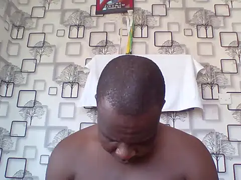 Snapshot of Chumba_001 chatting on February 9, 6:39 am Chumba 001 online show from February 9, 6:39 am