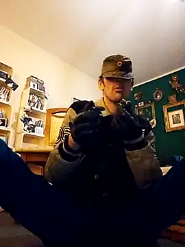 Snapshot of prolltop chatting on October 7, 12:19 am prolltop online show from October 7, 12:19 am