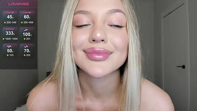 sarahphyllis online show from December 17, 9:32 pm