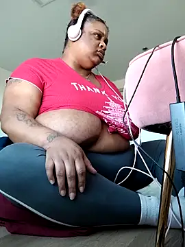 Snapshot of NaughtyHottieBBW chatting on September 10, 10:54 pm NaughtyHottieBBW online show from September 10, 10:54 pm