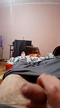 Snapshot of bob986 chatting on December 9, 8:44 pm bob986 online show from December 9, 8:44 pm