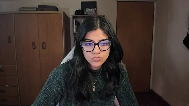 Snapshot of valerie__skyy chatting on January 8, 3:40 am valerie skyy online show from January 8, 3:40 am