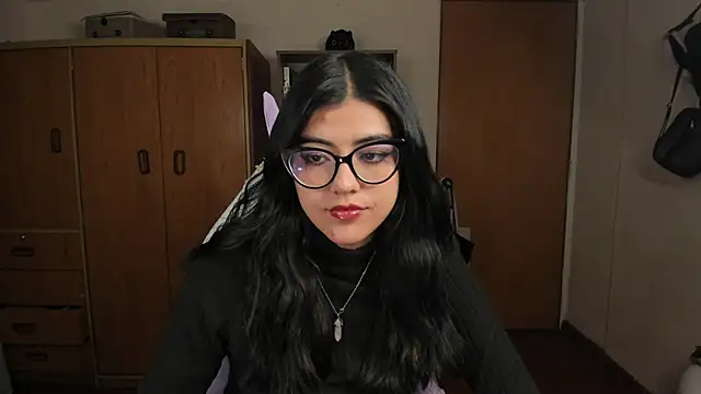 Snapshot of valerie__skyy chatting on January 21, 2:54 am valerie skyy online show from January 21, 2:54 am