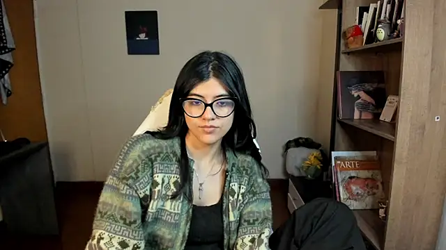 Snapshot of valerie__skyy chatting on March 4, 2:17 am valerie skyy online show from March 4, 2:17 am