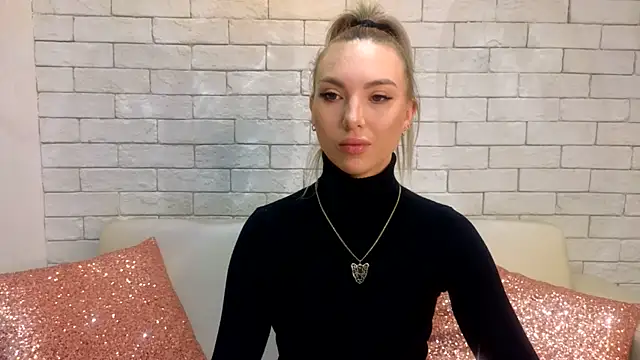 MiaMinx online show from February 4, 10:45 pm