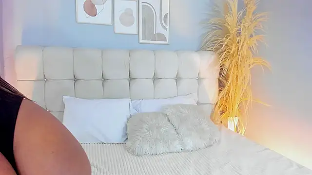 sofi potter  online show from December 15, 5:02 am