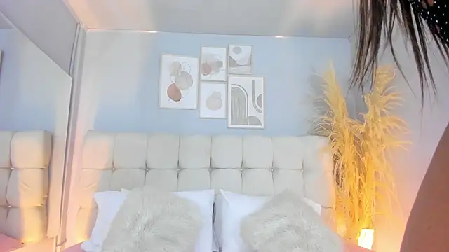 sofi potter  online show from December 21, 1:26 am