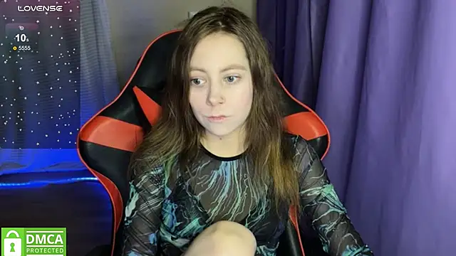 Snapshot of Natural_babe666 chatting on December 4, 9:51 am Natural babe666 online show from December 4, 9:51 am