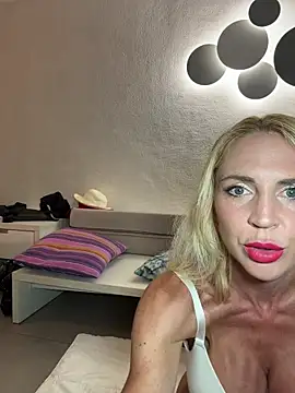 Snapshot of Kate-monroe chatting on July 6, 3:14 pm Kate-monroe online show from July 6, 3:14 pm