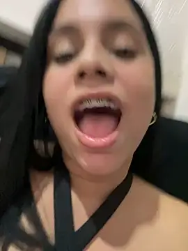 pamela anderson  online show from December 20, 1:47 am