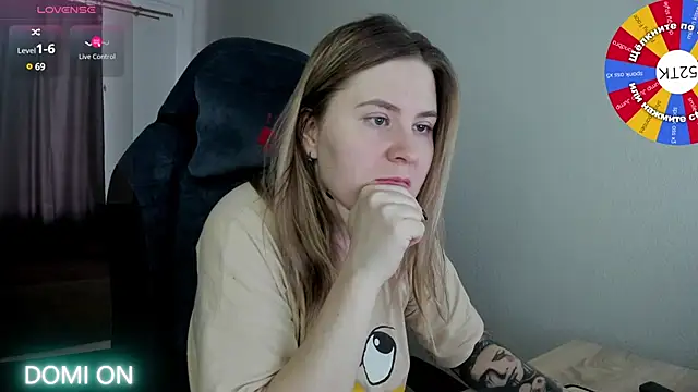 Olivia Munk online show from February 26, 6:37 am