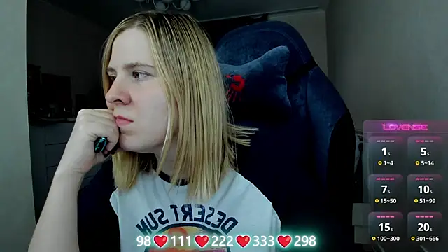 Olivia Munk online show from April 12, 4:56 pm