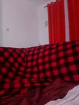 Snapshot of Kamdollie chatting on January 6, 9:19 am Kamdollie online show from January 6, 9:19 am