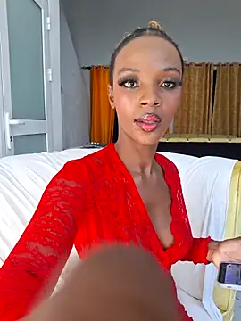 Snapshot of Kamdollie chatting on October 8, 6:33 am Kamdollie online show from October 8, 6:33 am