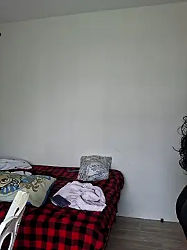 Snapshot of Kamdollie chatting on October 24, 7:27 am Kamdollie online show from October 24, 7:27 am