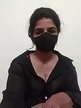 Snapshot of Shuttii_25 chatting on December 3, 5:55 pm Shuttii 25 online show from December 3, 5:55 pm