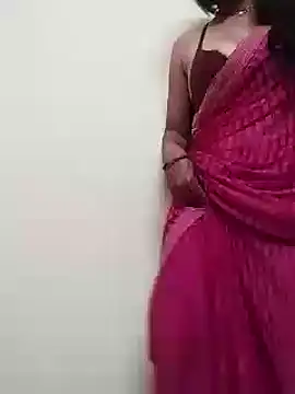 Snapshot of Shuttii_25 chatting on December 23, 7:49 am Shuttii 25 online show from December 23, 7:49 am