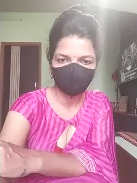 Snapshot of Shuttii_25 chatting on October 9, 4:43 am Shuttii 25 online show from October 9, 4:43 am