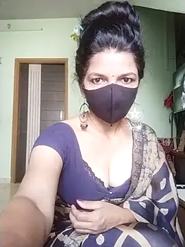 Snapshot of Shuttii_25 chatting on October 13, 5:18 am Shuttii 25 online show from October 13, 5:18 am