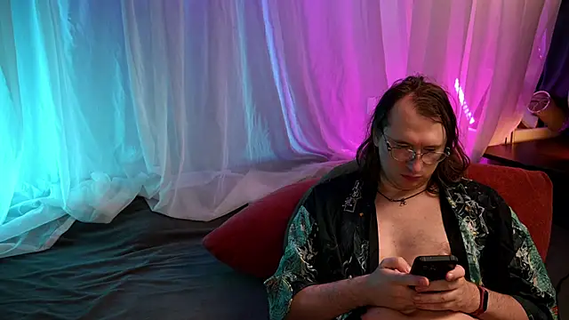 Claudia and elon  online show from June 29, 8:20 am