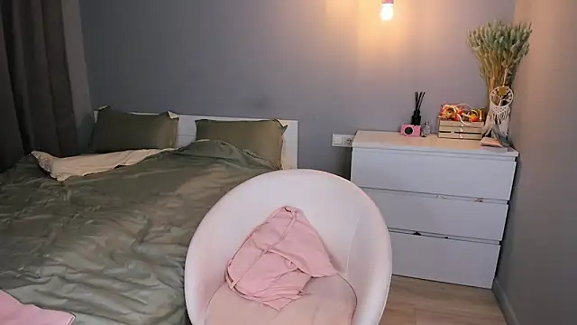 Snapshot of missliiaa chatting on October 23, 3:11 pm missliiaa online show from October 23, 3:11 pm