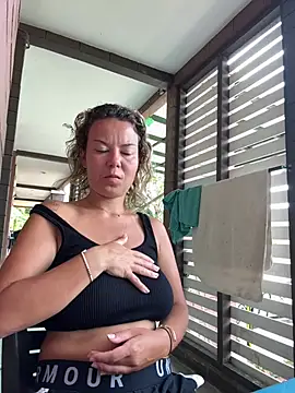 Snapshot of BabyNila chatting on February 28, 2:45 am BabyNila online show from February 28, 2:45 am