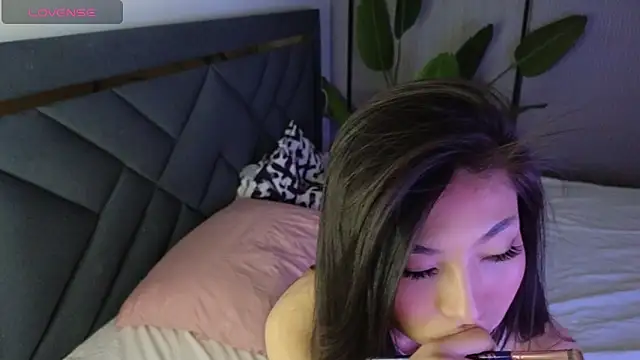 TrishaRey online show from March 29, 4:56 am