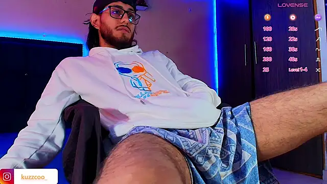 kuzzcoo online show from November 13, 3:55 pm