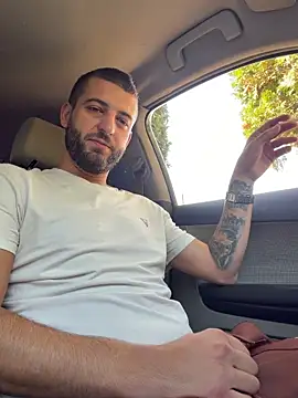 Snapshot of ElChapoGuzman95 chatting on November 3, 7:31 am ElChapoGuzman95 online show from November 3, 7:31 am