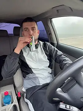 Snapshot of ElChapoGuzman95 chatting on November 16, 7:36 am ElChapoGuzman95 online show from November 16, 7:36 am