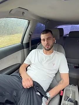 ElChapoGuzman95 online show from March 28, 6:24 am