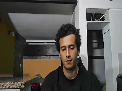 Snapshot of talktome4 chatting on February 2, 2:43 am talktome4 online show from February 2, 2:43 am