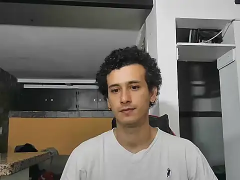 Snapshot of talktome4 chatting on February 2, 9:24 pm talktome4 online show from February 2, 9:24 pm