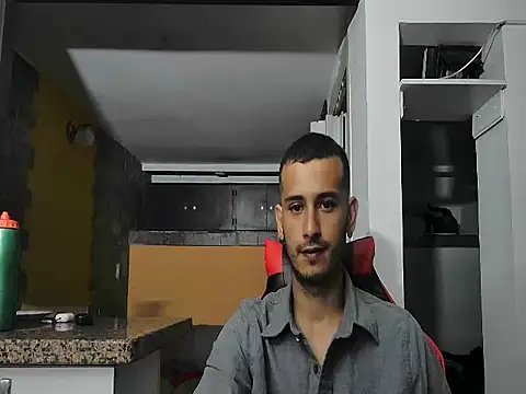 Snapshot of talktome4 chatting on February 23, 12:41 am talktome4 online show from February 23, 12:41 am