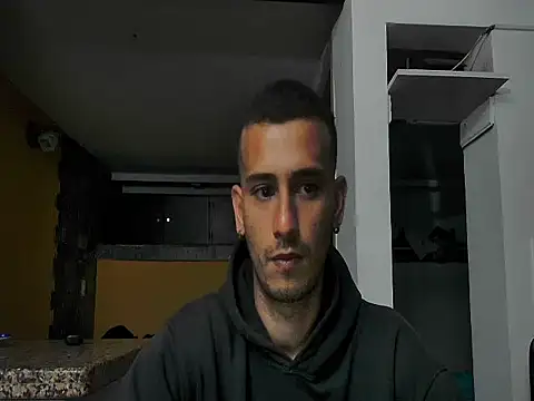 Snapshot of talktome4 chatting on June 7, 3:32 am talktome4 online show from June 7, 3:32 am