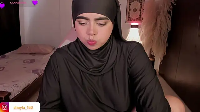 shayla 18 online show from February 24, 9:46 pm