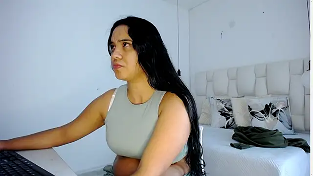 tiffany  pink online show from October 11, 1:49 am